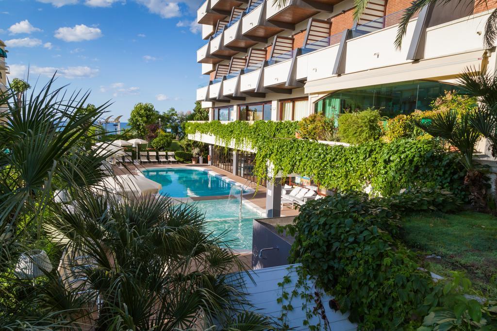 Hotel Alexander Gabicce Mare Eksteriør bilde